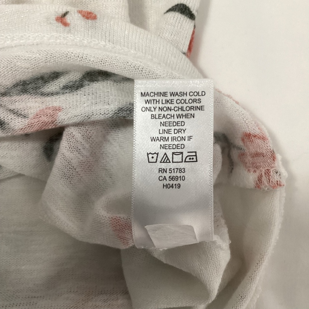 MAURICES: white and peach floral short sleeve T-shirt, size 1X - Picture 6 of 6